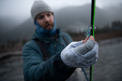 BUFF Aqua Gloves with odor-resistant fabric keep hands fresh all day.