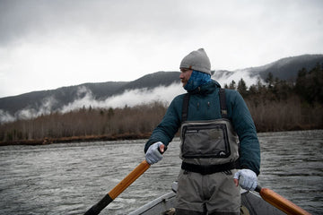BUFF Adult Aqua Gloves odor-resistant fabric keeps hands fresh during outdoor use.