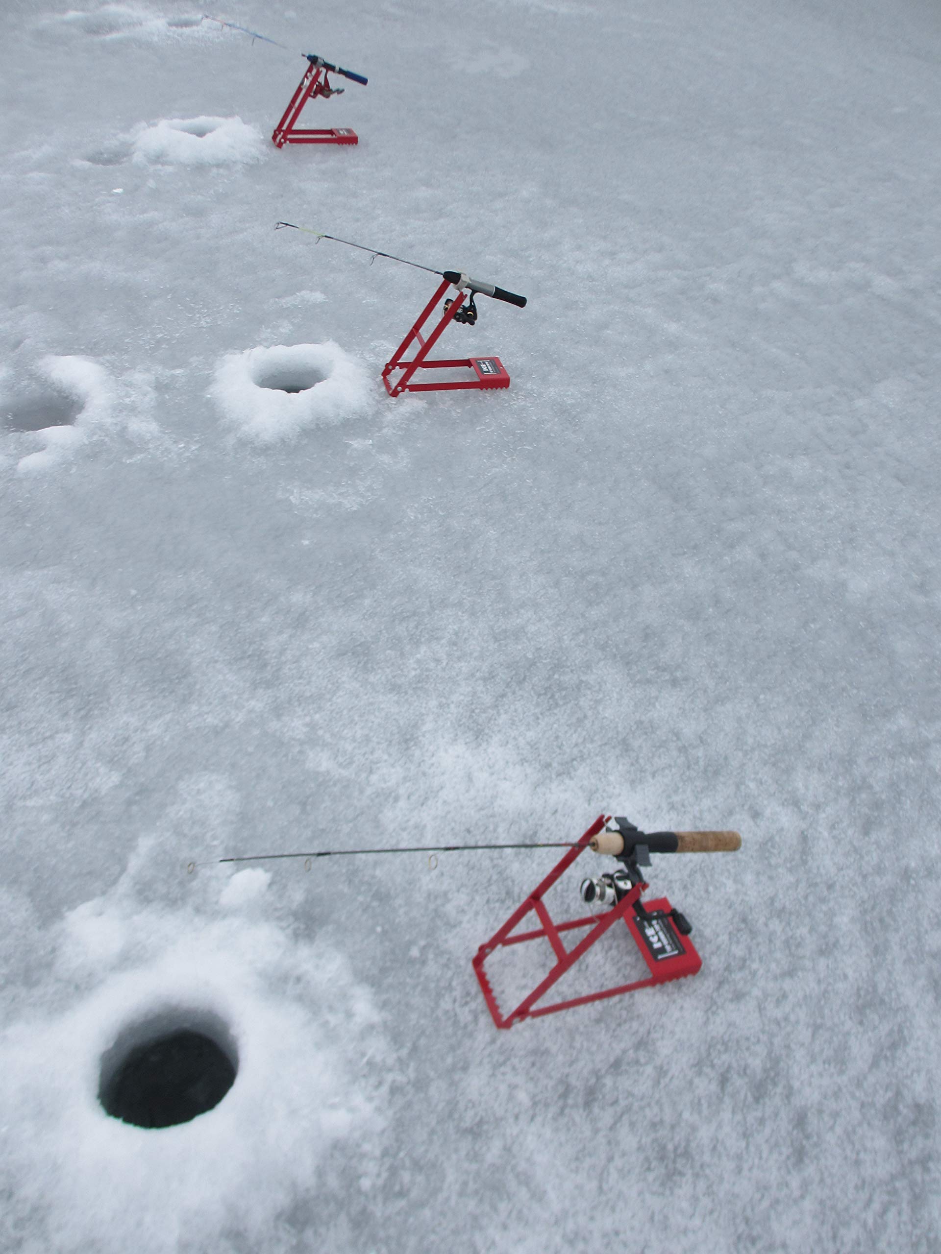 Includes Big RED frame and rod clip for quick hole setup.
