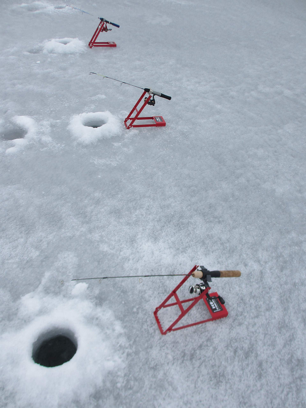 Includes Big RED frame and rod clip for quick hole setup.