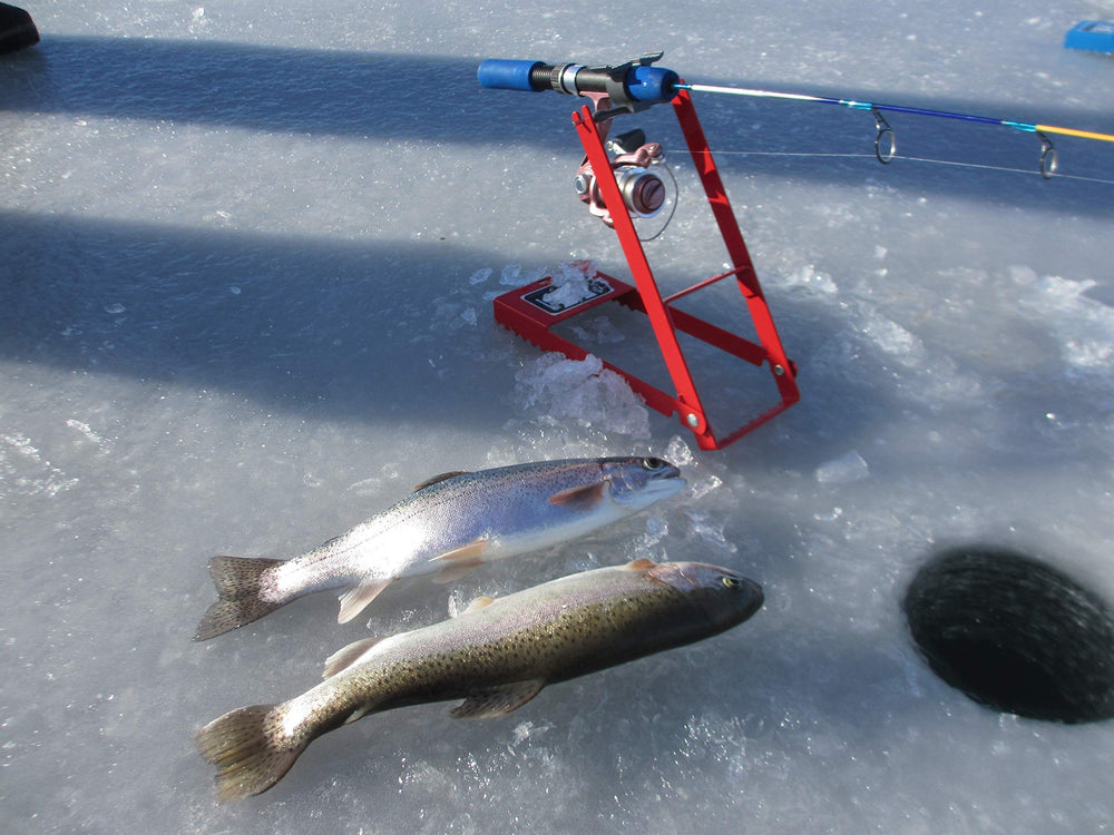 Simple setup: unfold frame and clip onto rod handle.
