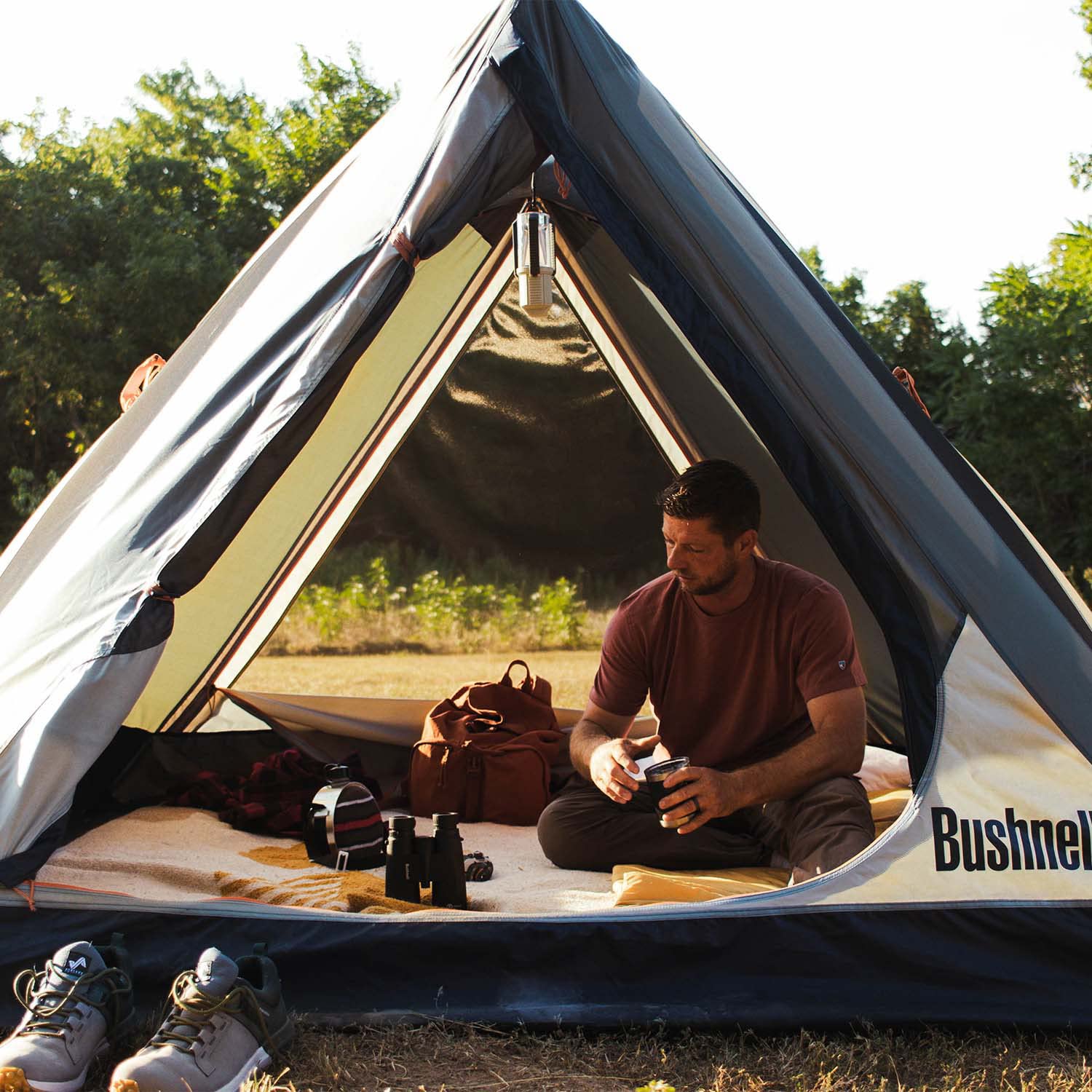 Bushnell rainfly protects against rain and keeps seams watertight during storms.