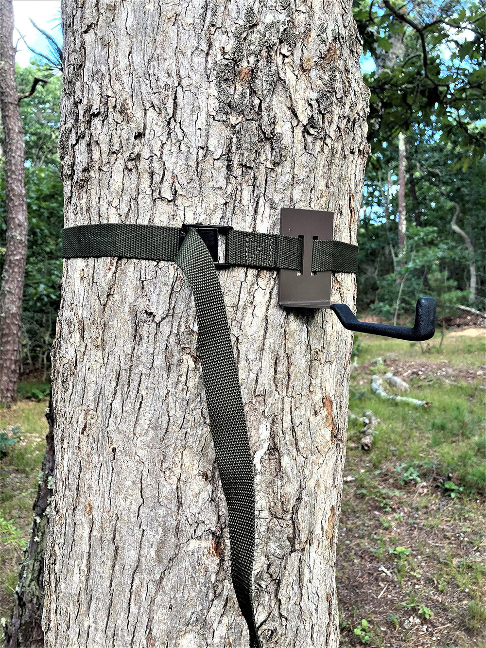 BWD Bow Hanger Mobile Hunter fast, secure setup in seconds.