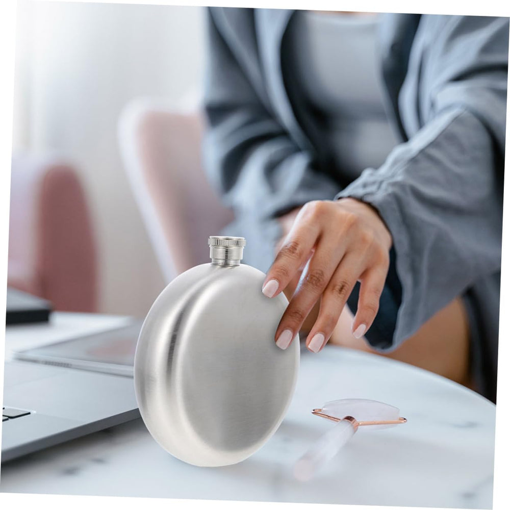 Cabilock portable flask, stainless steel for on-the-go hydration and spirits.