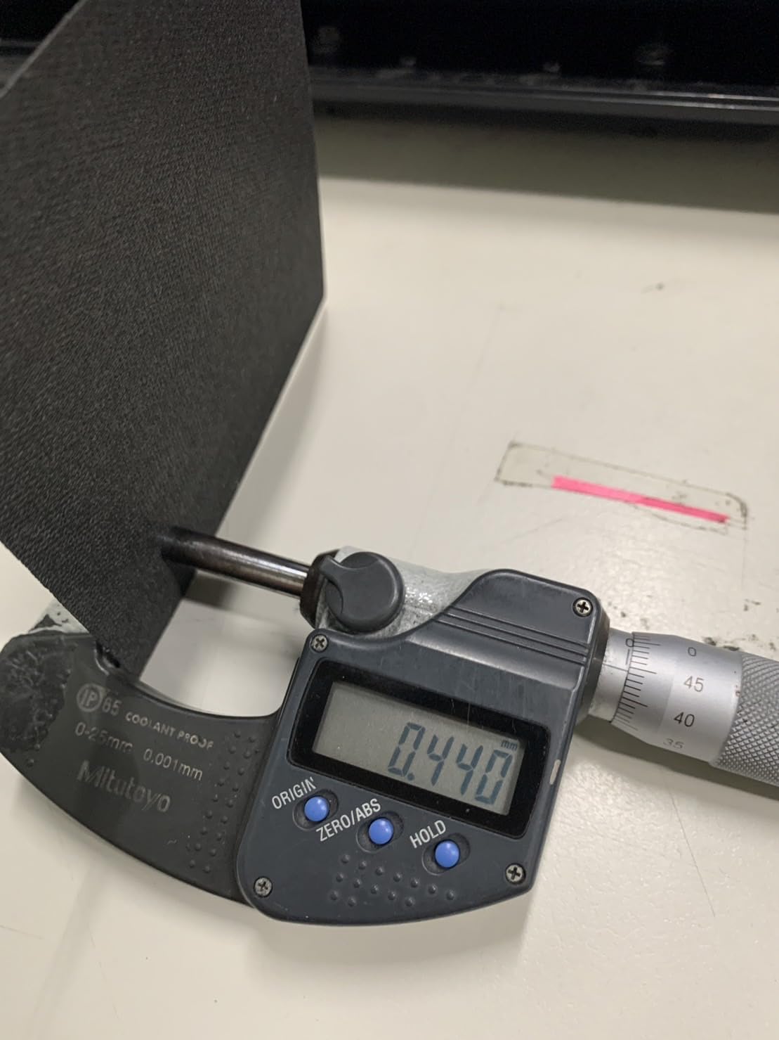 Durable carbon sheet suitable for drag washers
