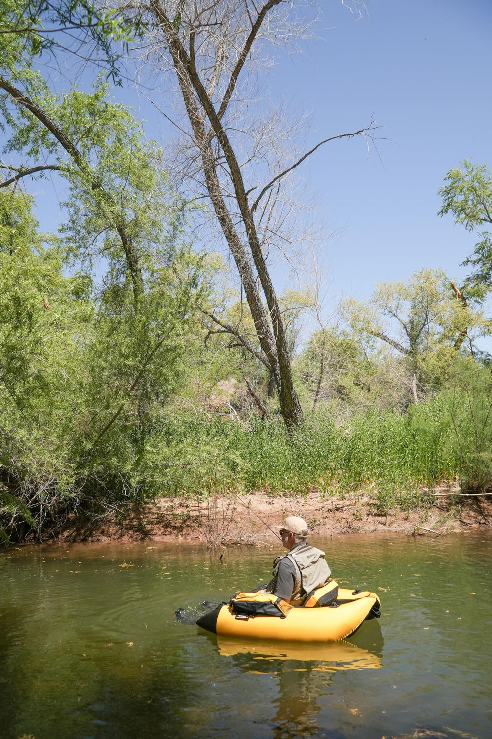 CADDIS Premier Plus II Float Tube carrying handles simplify shore-to-water transport