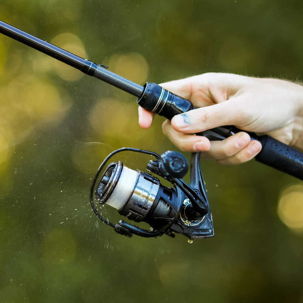 9+1 corrosion-resistant bearings inside Cadence Essence reel