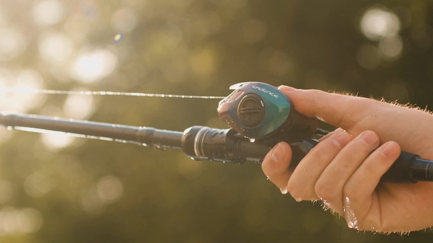 Thumb-bar spool release for quick spool access on Vigor reel