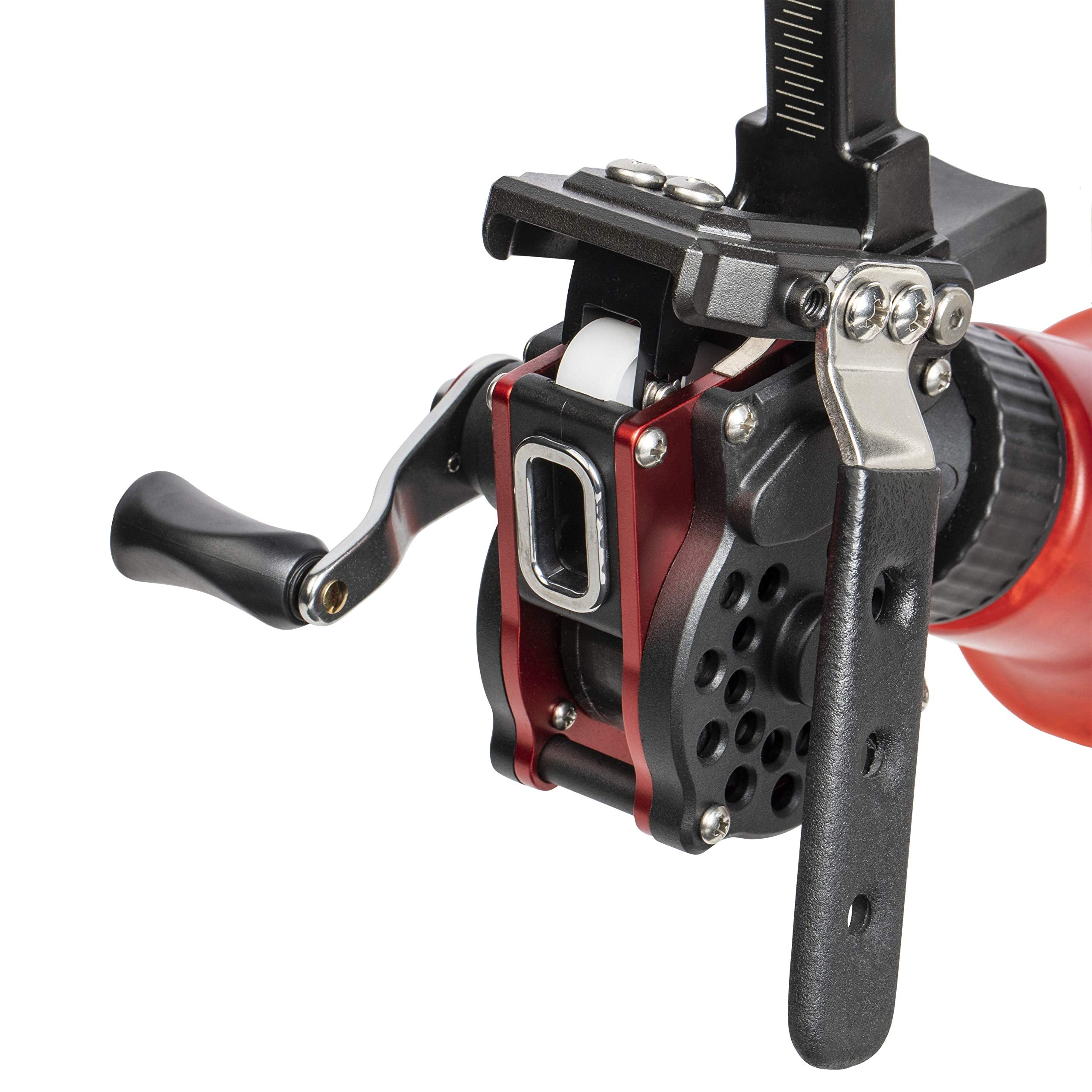 Durable reel body ready for day or night bowfishing sessions.