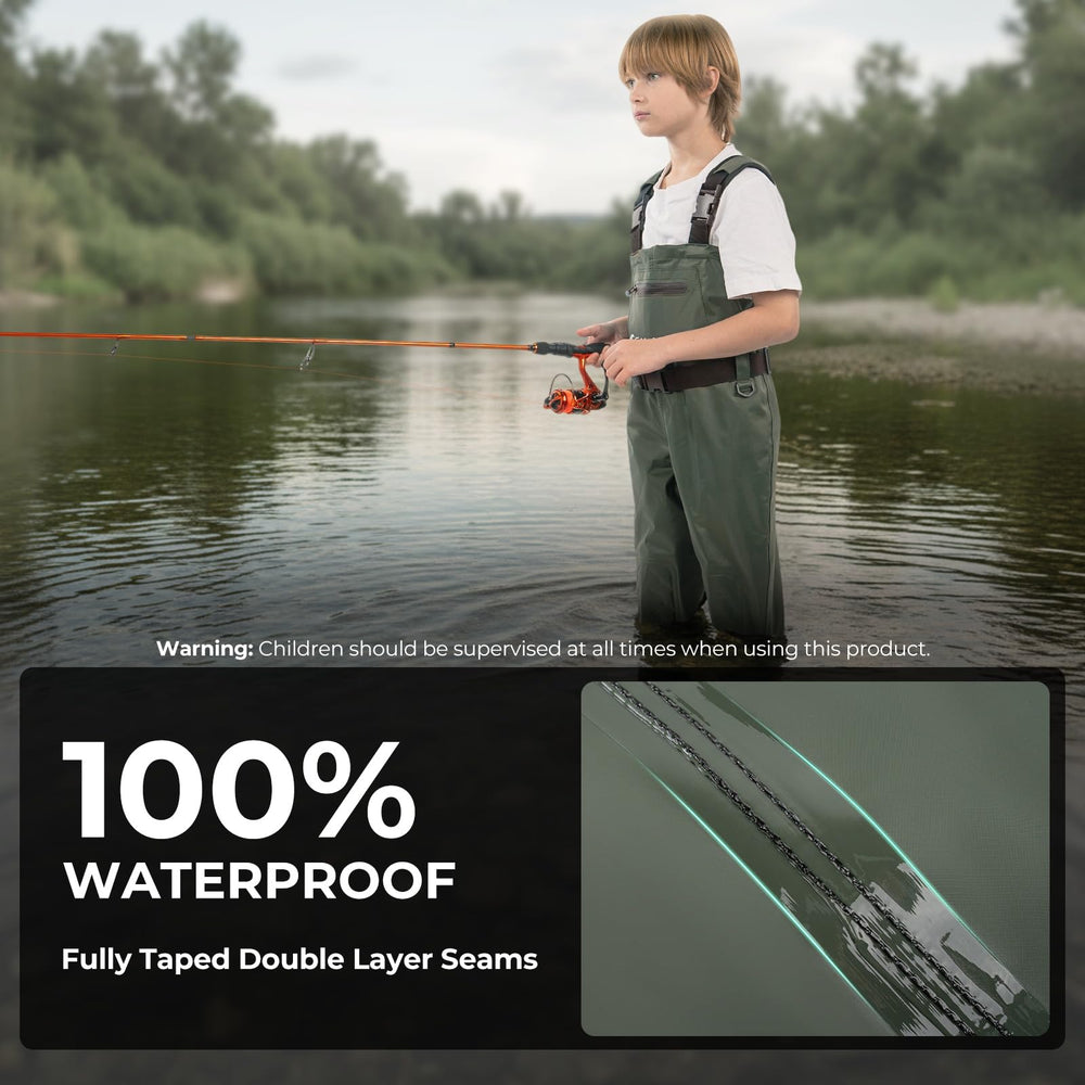 Calamus WaveWalker seamless design helps prevent leaks during wading.