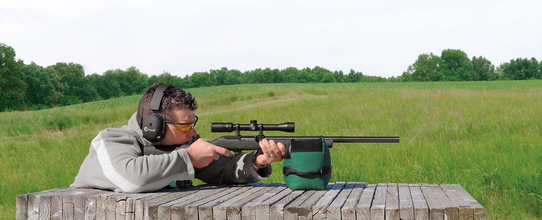Caldwell DeadShot Front Bag in water-resistant 600D material for outdoor reliability.