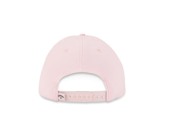 Callaway Birdie Brigade Pink 26 in hand demonstrates comfortable grip