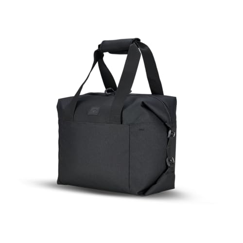 Callaway Clubhouse Travel Cooler insulated lining keeps drinks cold during rounds.