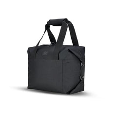 Callaway Clubhouse Travel Cooler insulated lining keeps drinks cold during rounds.