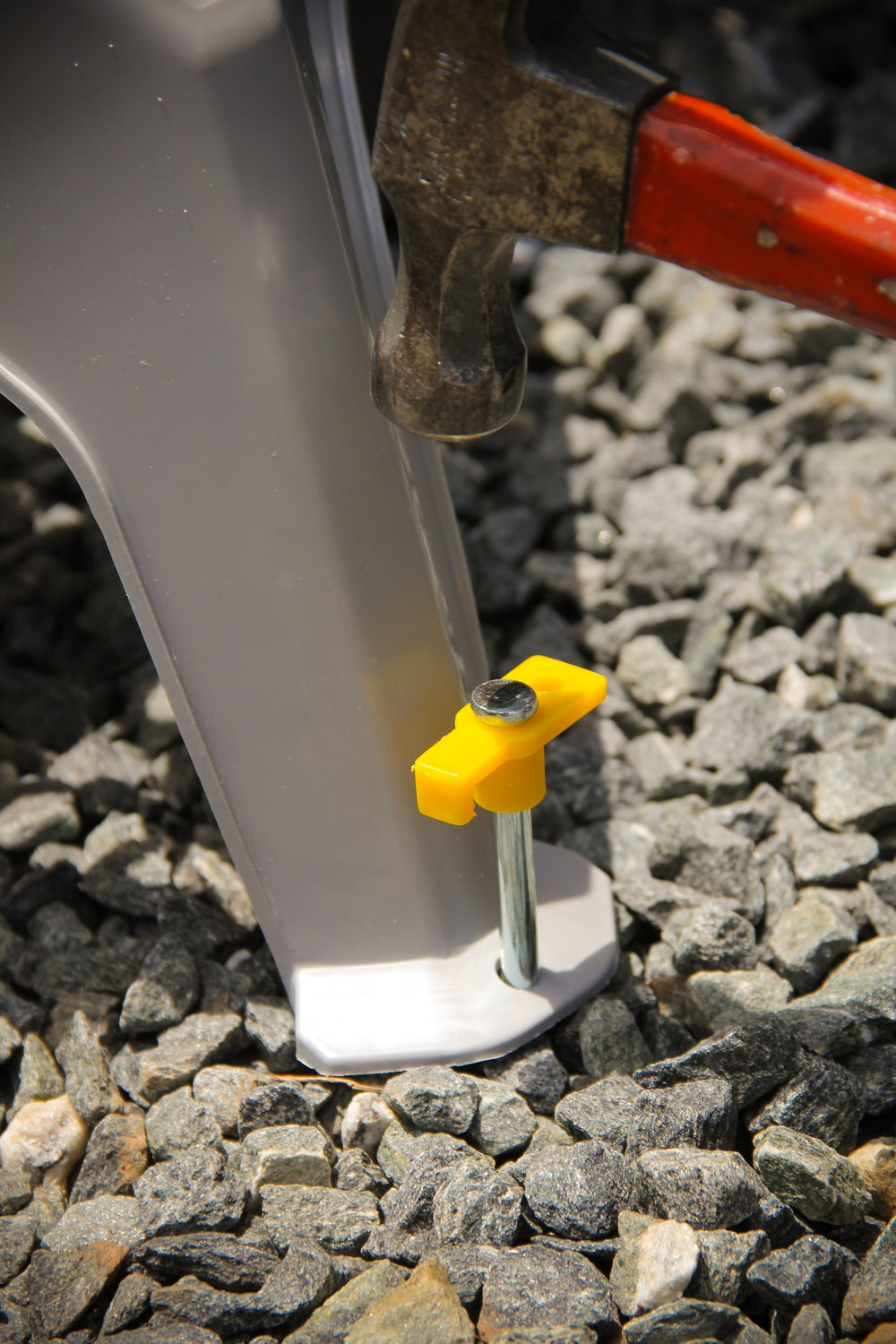Camco 300-pound capacity supports a range of users