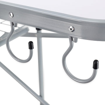 Camco Olympian Deluxe table carrying case protects the setup during transport.