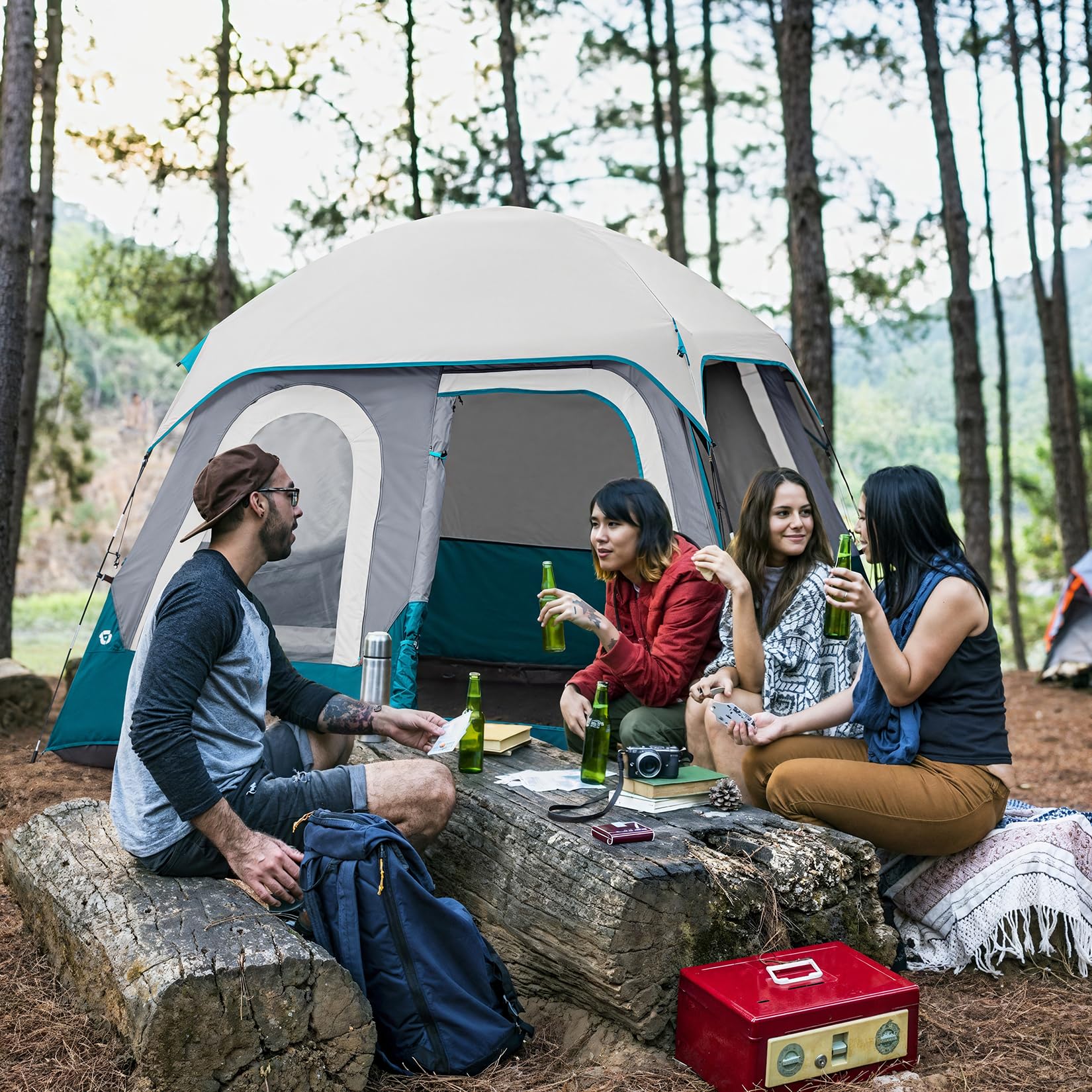 CAMEL CROWN tent windproof-poles ensure stable camping nights.