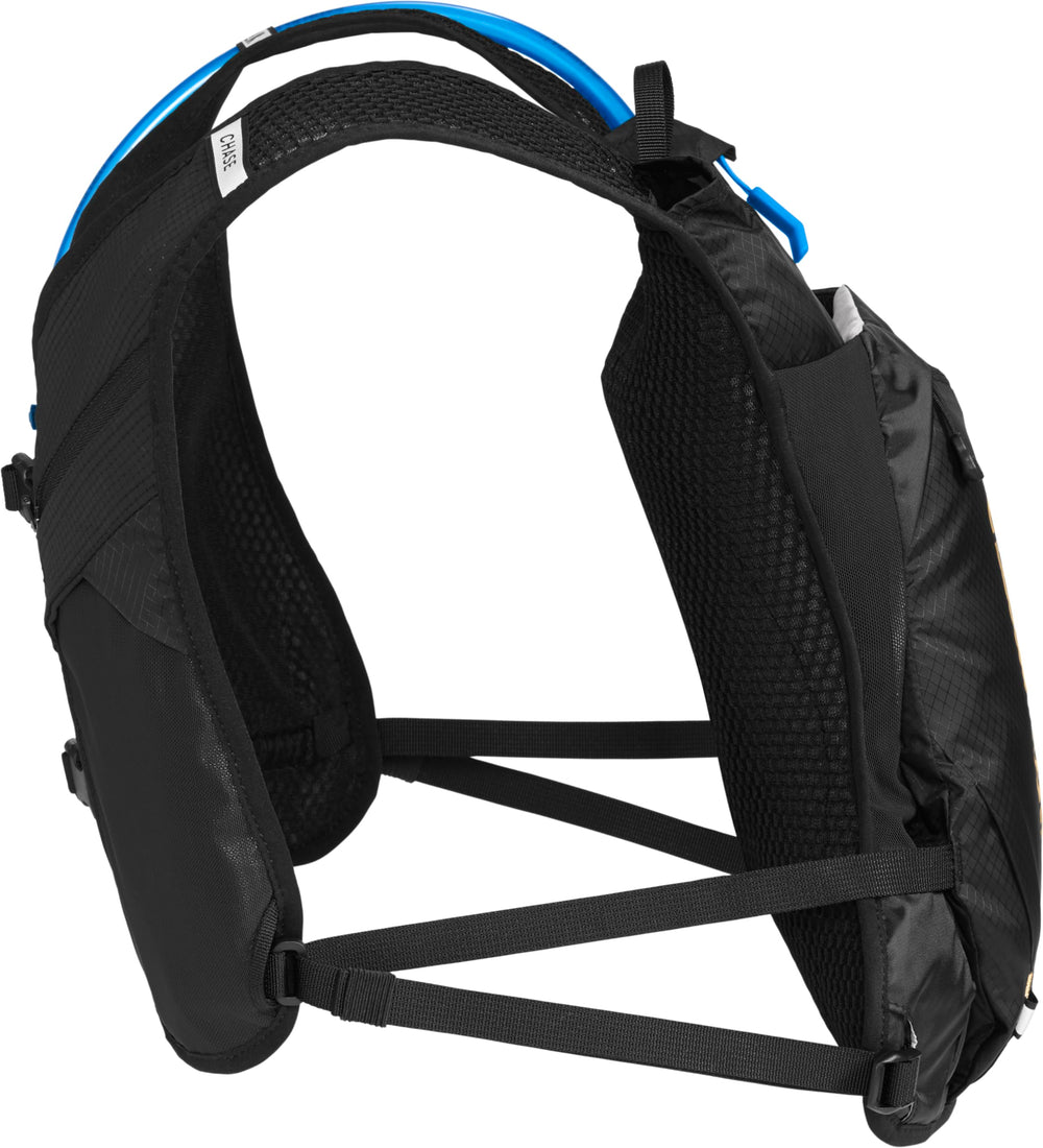 CamelBak Chase Race 4 breathable mesh harness keeps you cool.