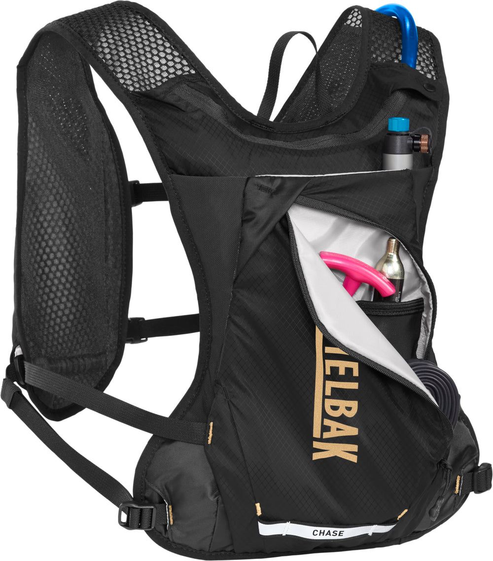 CamelBak Chase Race 4 stretch-overflow pocket supports extra gear.