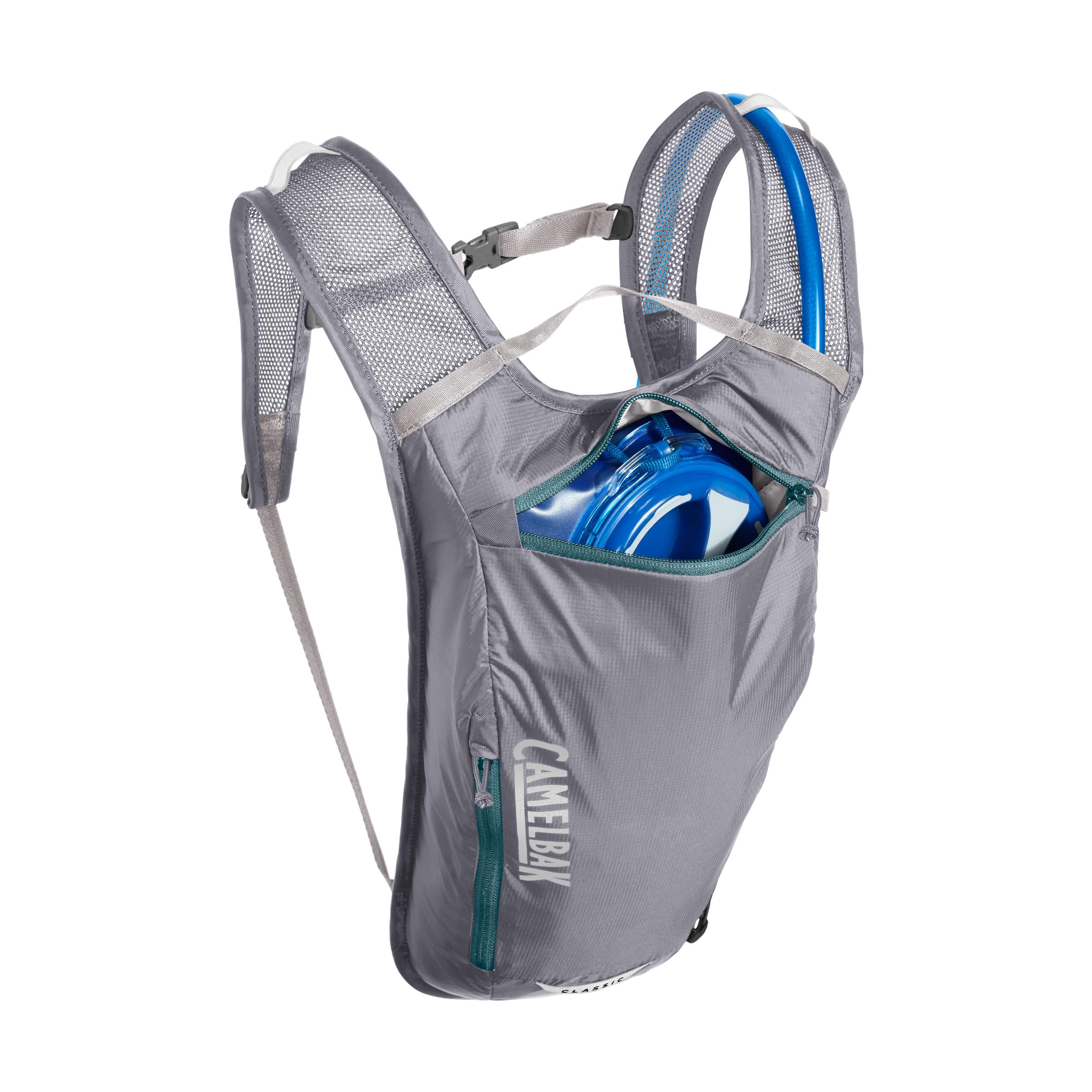 CamelBak Classic Light adjustable sternum strap ensures a secure fit