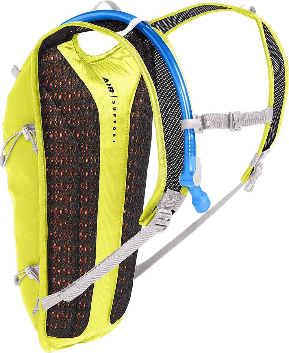 CamelBak Classic Light zippered pocket keeps keys and phone secure.