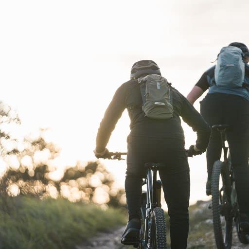 CamelBak Lobo 9 hydration access remains smooth with Crux reservoir on the go