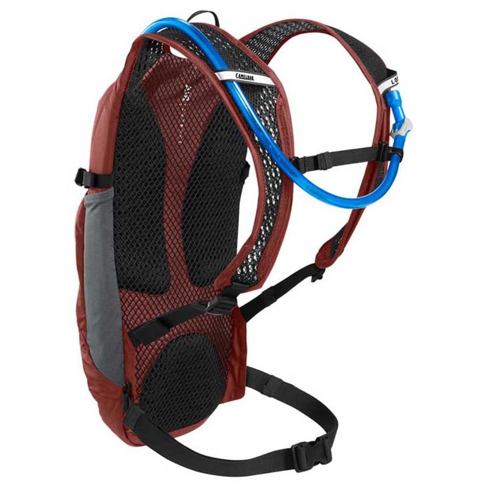 CamelBak Lobo 9 magnetic tube trap secures hydration tube while riding