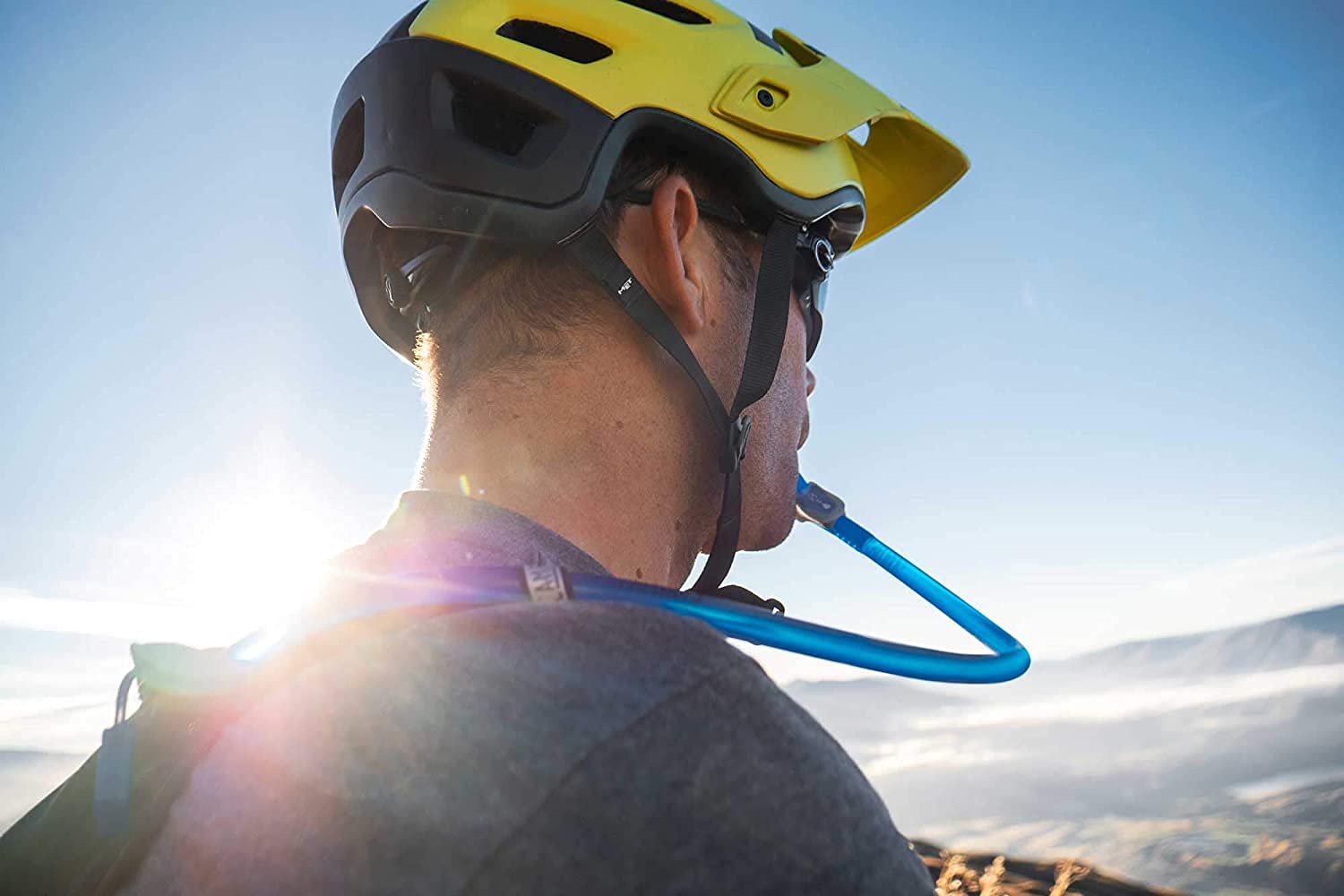 CamelBak M.U.L.E. secure zip pockets for small items