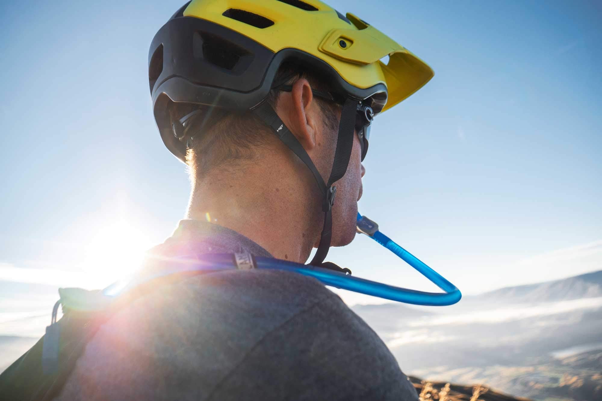 CamelBak Rogue overflow pocket open to accommodate extra layers