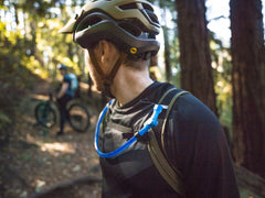 CamelBak Women's Lobo 9 harness close-up shows S-curve comfort and stability.