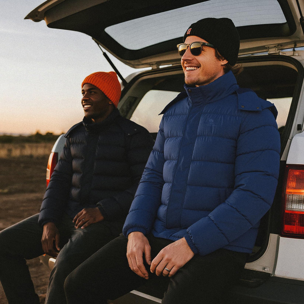 CAMELSPORTS windproof fabric keeps you insulated on windy commutes and hikes.