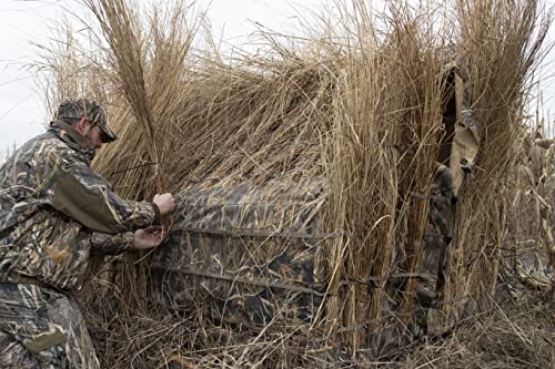 Camouflage and concealment features of waterfowl blind