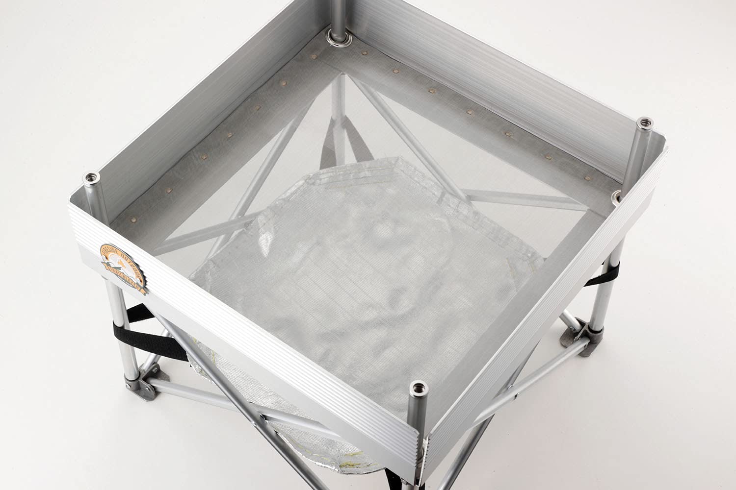 Fire Mesh technology delivers cleaner burns with up to 80 percent less smoke.