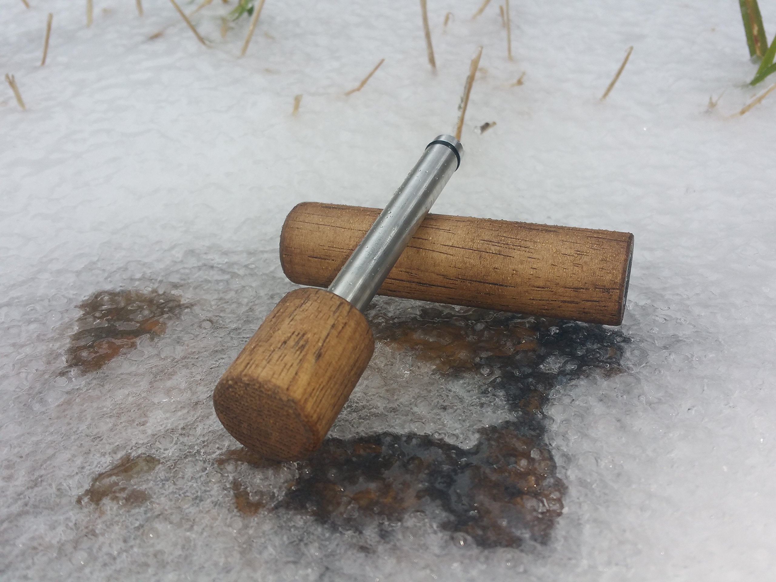 CampfirePiston Hickory Fire Piston ignition demo illustrates fast ember transfer to kindling.