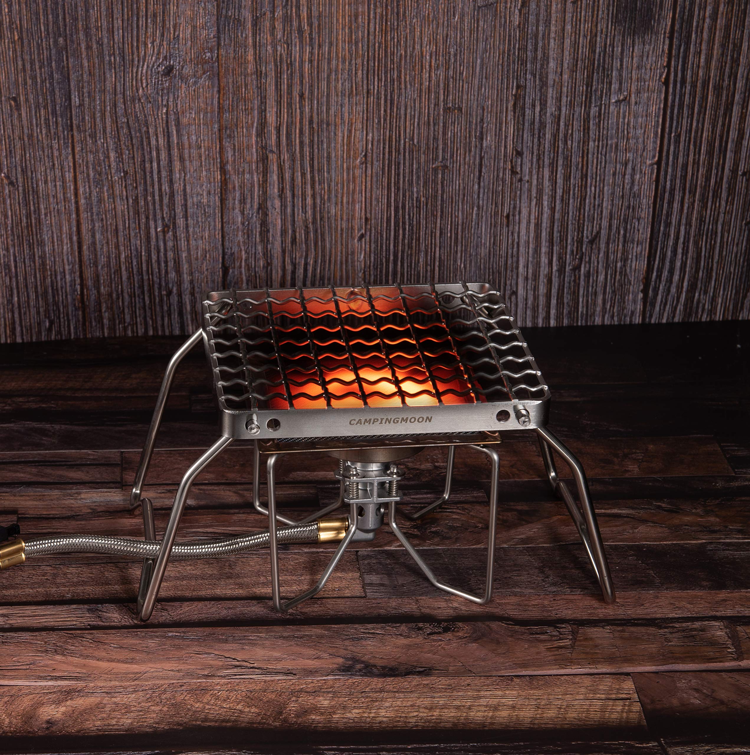 Camping Moon height-adjustable legs adapt to burners.
