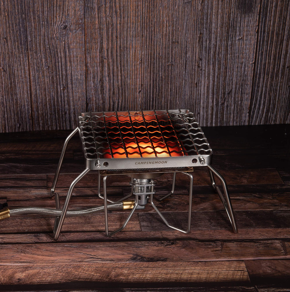 Camping Moon height-adjustable legs adapt to burners.