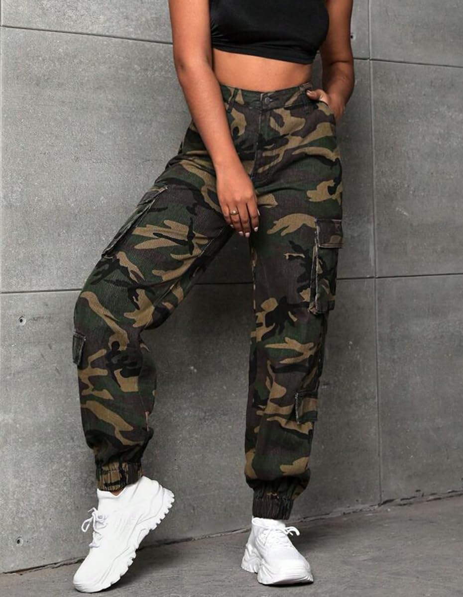 CaniBtr camo pants zipper fly and button closure offer secure fit and easy wear.