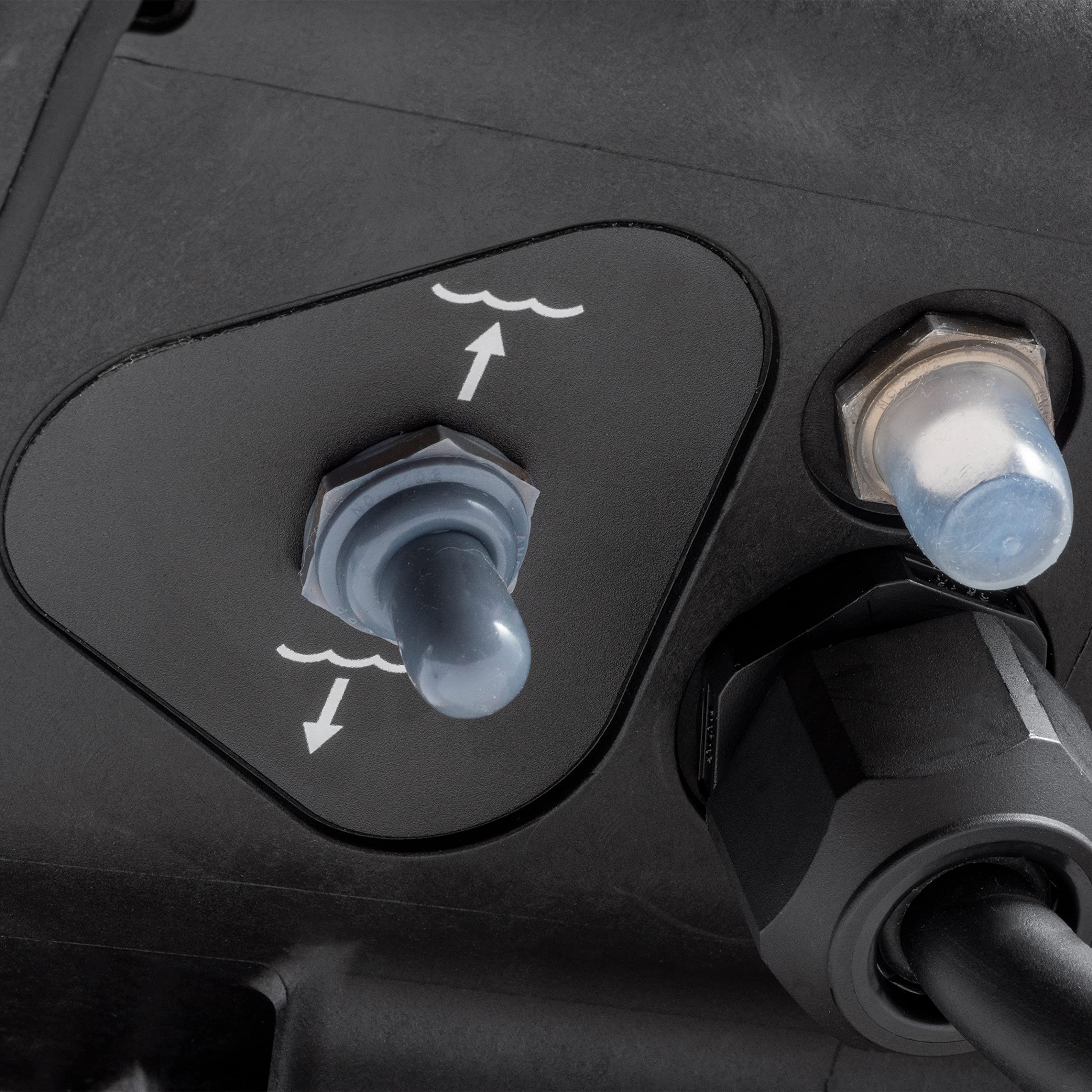 Cannon Magnum 10 control panel for simple weight retrieval.