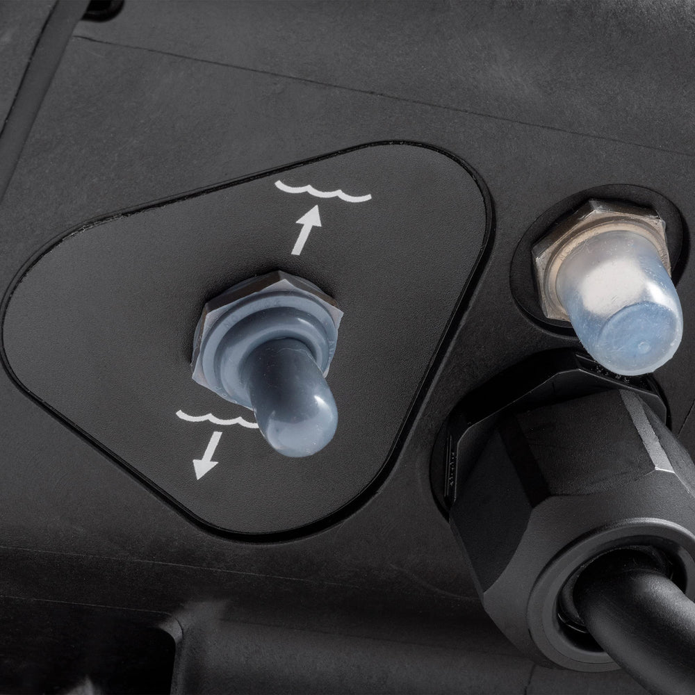 Cannon Magnum 10 control panel for simple weight retrieval.