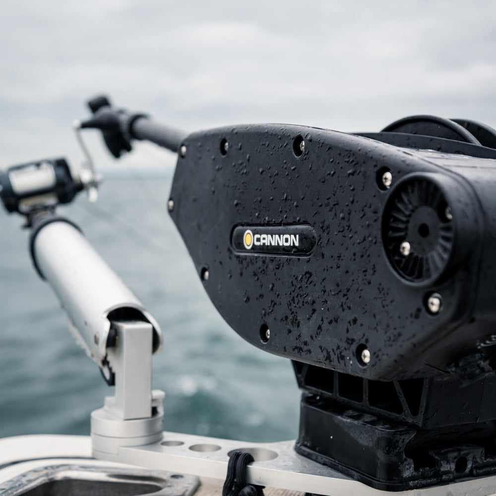 Cannon Magnum 10 heavy-duty mounting base provides solid fit.