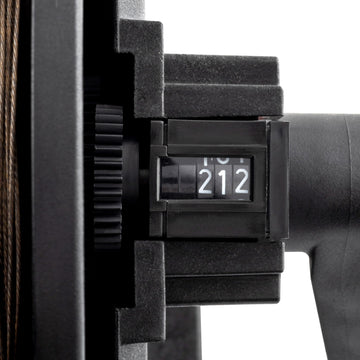 Cannon Uni-Troll 10 STX universal mounting base for simple setup.