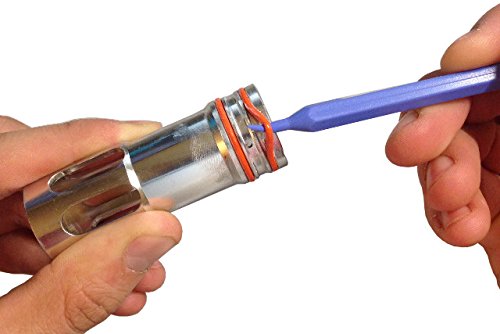 Captain O-Ring OPICK-PL in action removing o-rings without scratches.