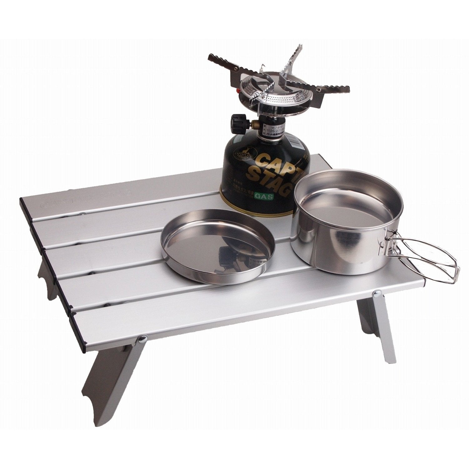 CAPTAIN STAG M-3713 camping setup on ground offers stability