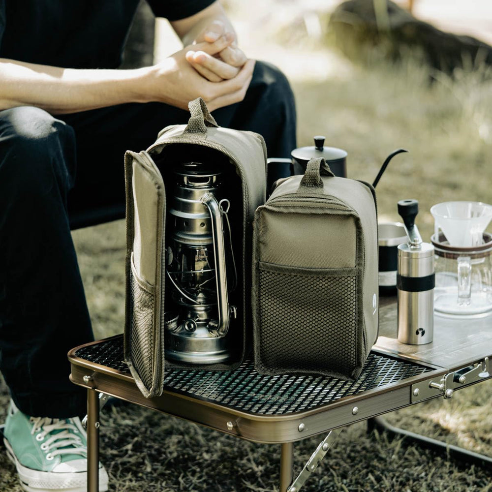 Captain Stag UK-513 CS Oil Lantern side profile demonstrates compact design for travel.