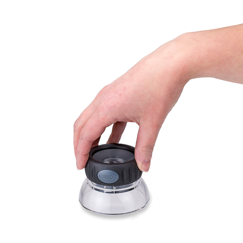Carson LumiLoupe Plus focusing knob enables precise focus at multiple distances.