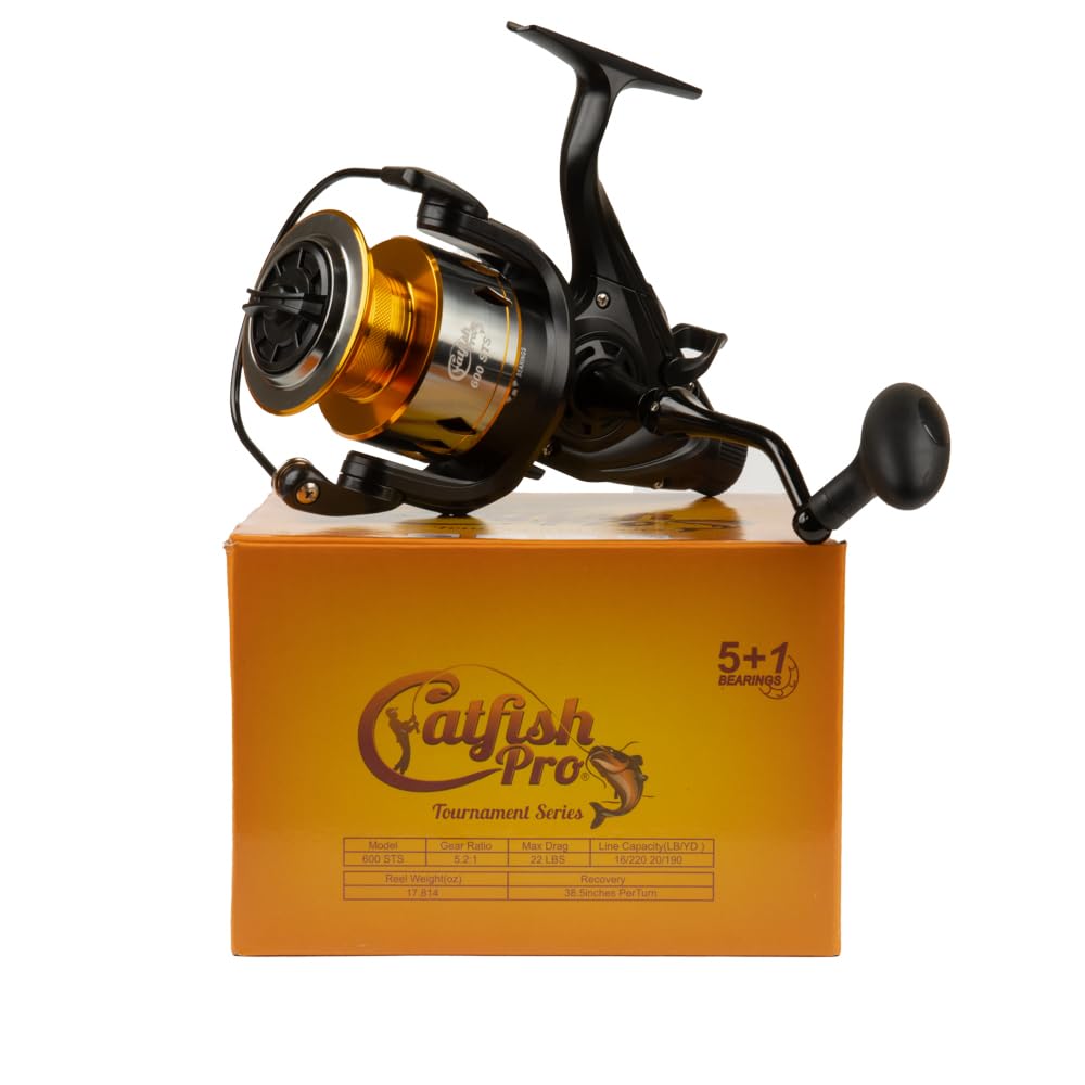 Catfish Pro 600STS spinning reel front view highlights rugged construction and balance.