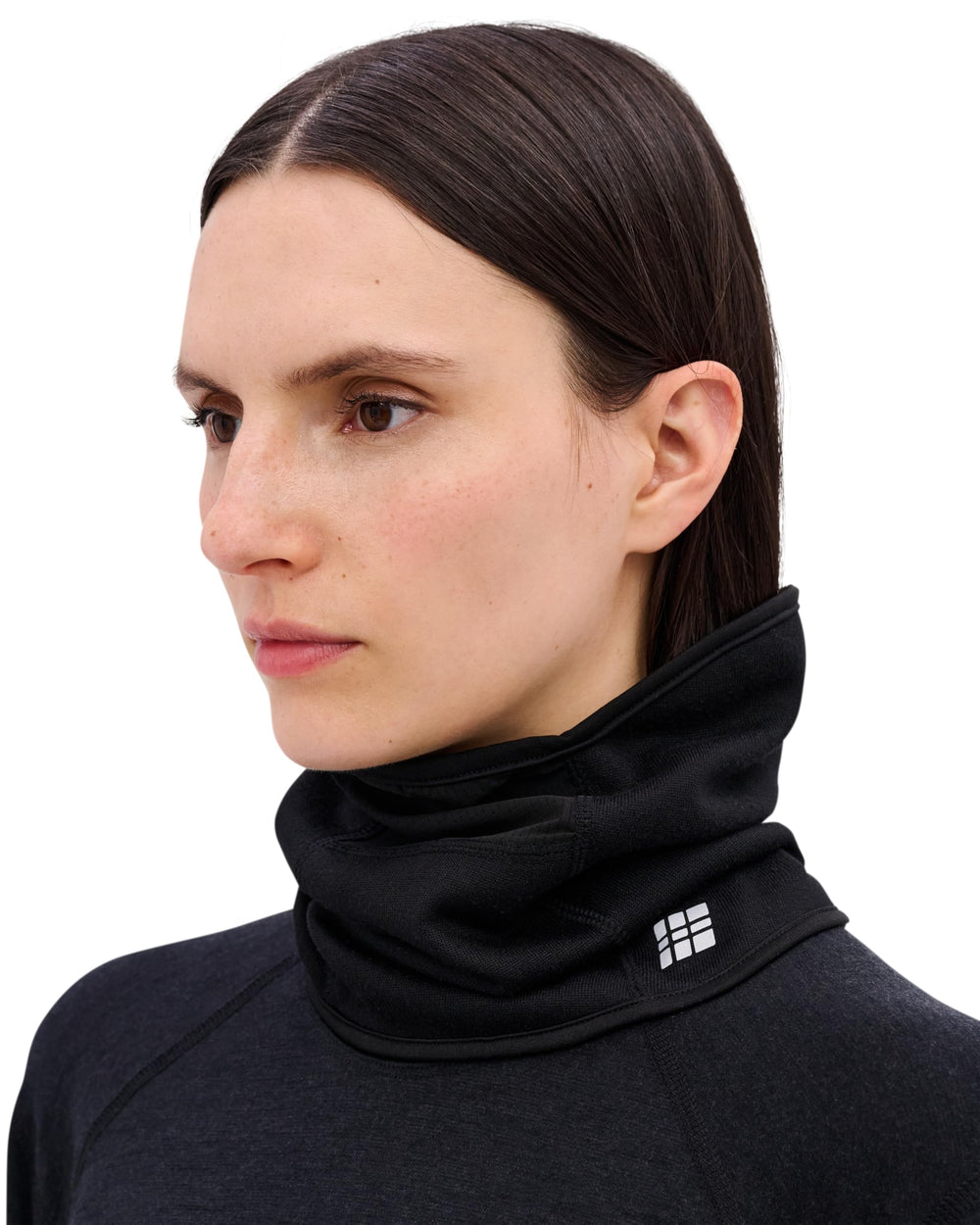 CEP Core Run Thermal Neck Warmer reflective details boost visibility during dawn or dusk runs
