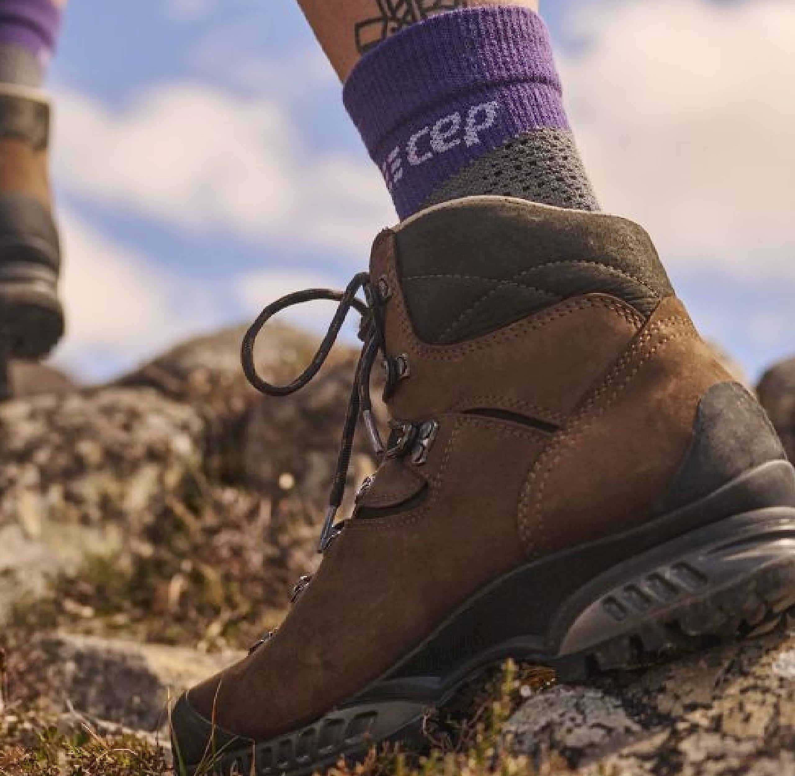 CEP Max Cushion hiking socks grey black, view emphasizes durable heel and secure feel.