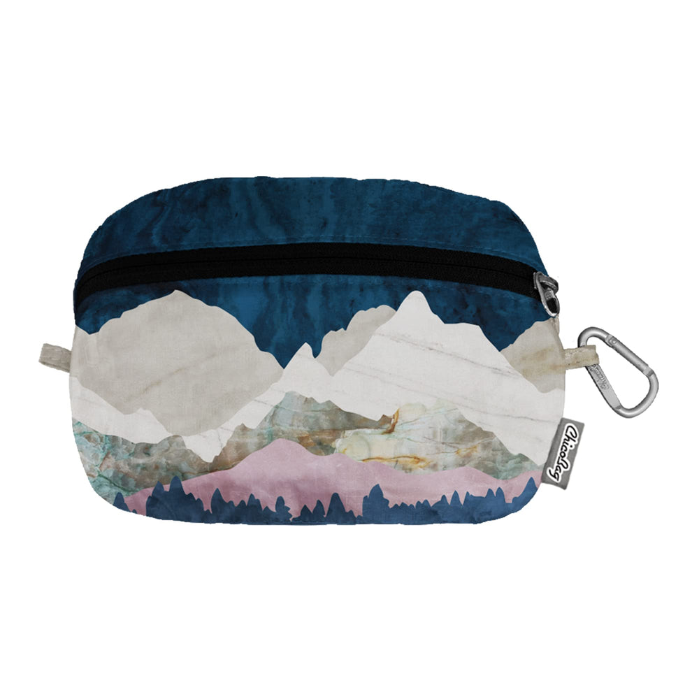 ChicoBag Travel Pack repete carabiner clip attached to bag for hands-free carry.