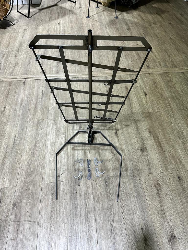 CHOLYS Grills TROMEN stake assembly for quick outdoor setup and sturdy grilling